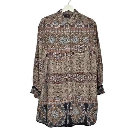 Vici Geometric Print Button Down Tunic Too - Picture 8 of 8